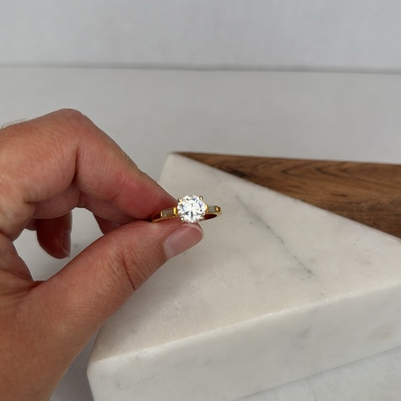 Vintage Gold Faux Diamond Ring size 9 lot D15 - Picture 3 of 8